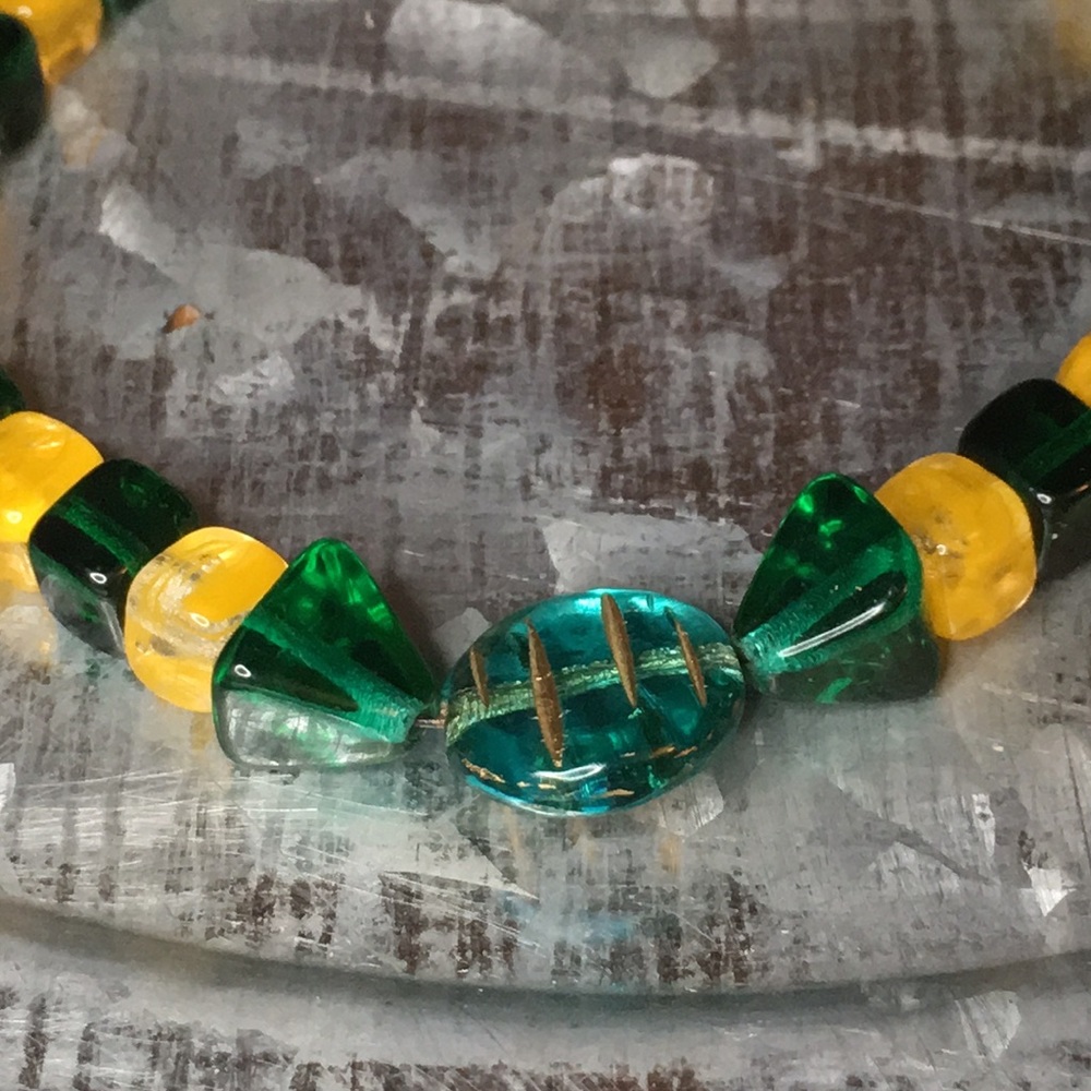 Green & Yellow Glass Bracelet - Picture 5 of 6